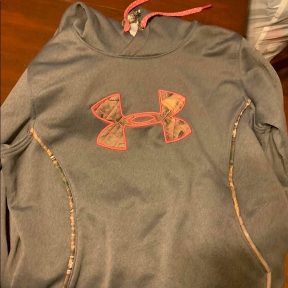 underarmor sweatshirt